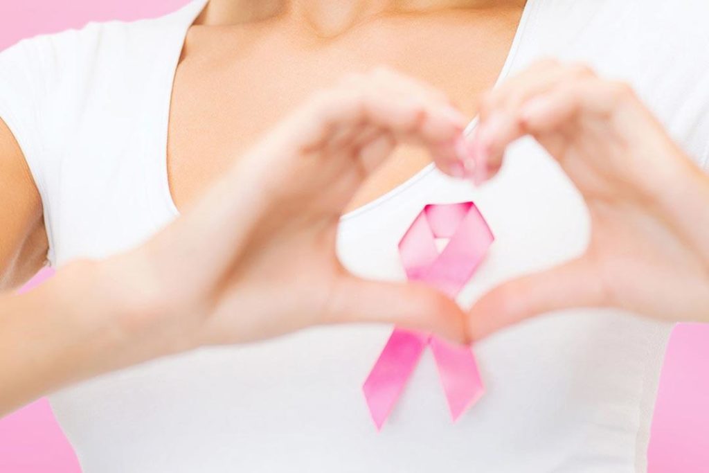 أعراض سرطان الثدي وأسباب الإصابة